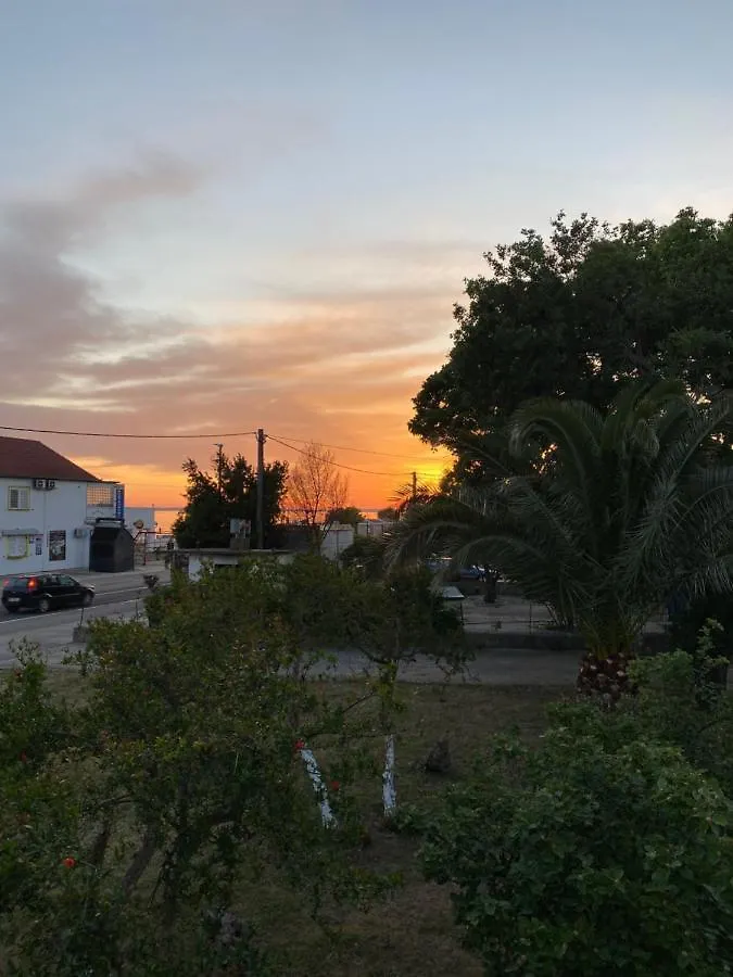 Apartmani 4 Palme  Starigrad Paklenica